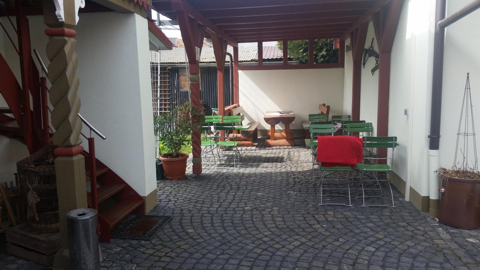 Cafe Im Hof- Bed & Breakfast Streufdorf Exteriör bild