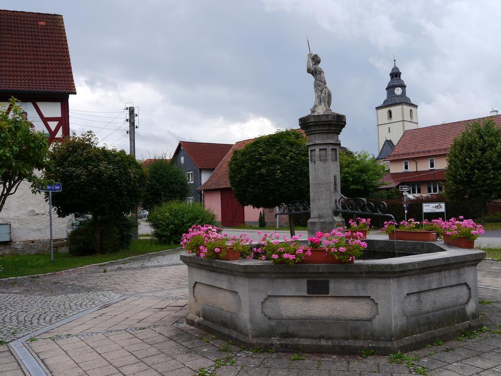 Cafe Im Hof- Bed & Breakfast Streufdorf Exteriör bild