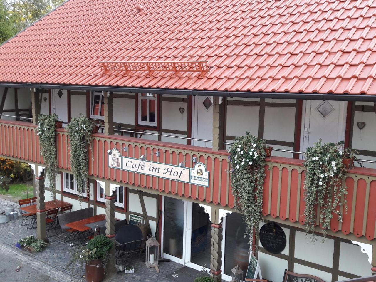 Cafe Im Hof- Bed & Breakfast Streufdorf Exteriör bild