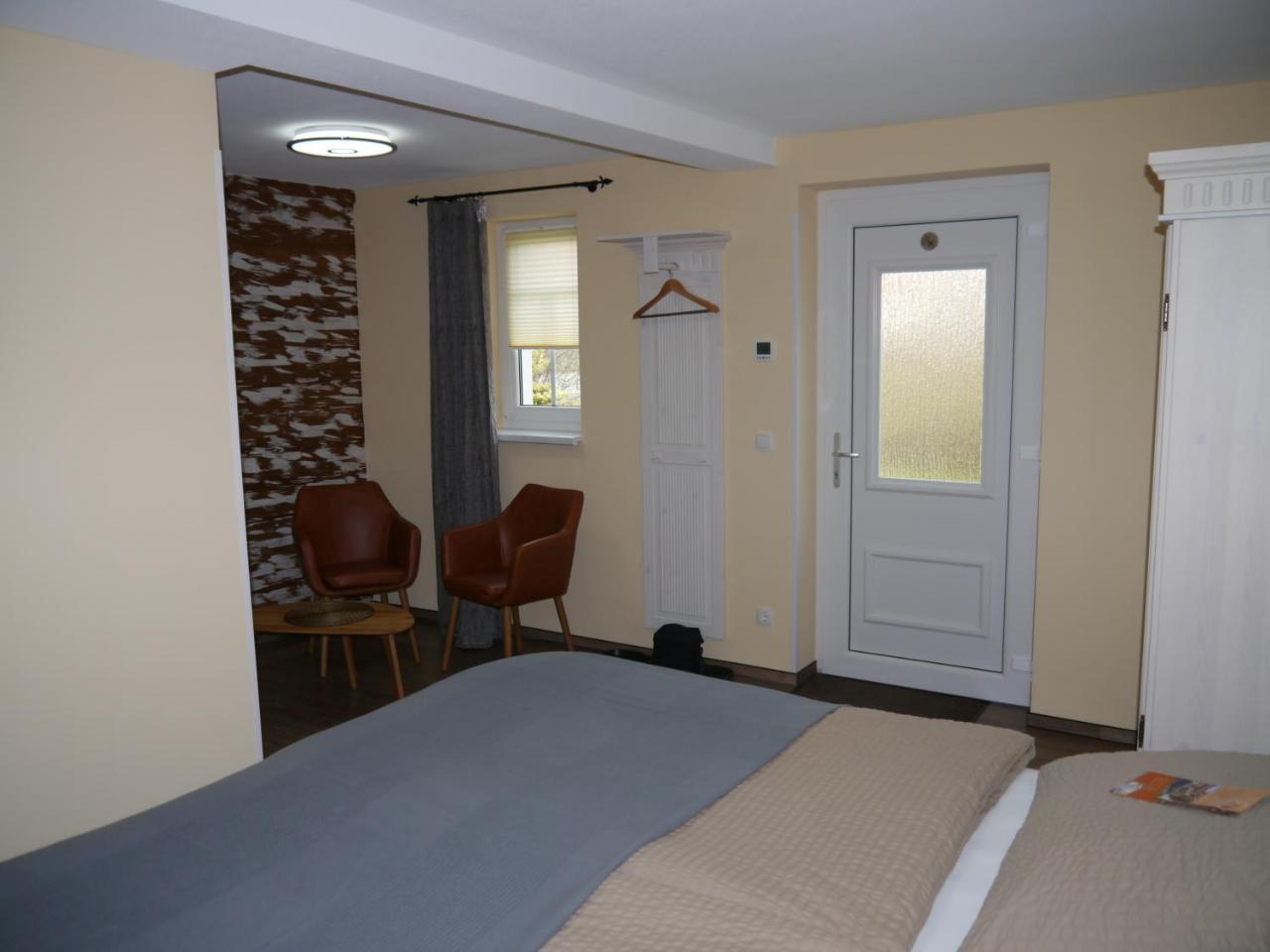 Cafe Im Hof- Bed & Breakfast Streufdorf Exteriör bild